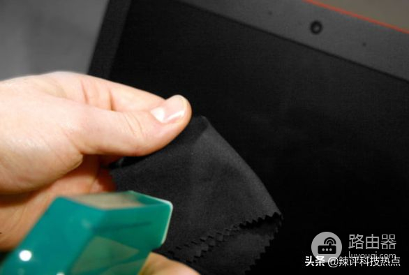 笔记本电脑屏幕如何清洁(笔记本电脑如何清理灰尘)