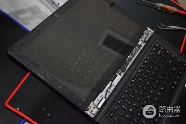 手把手教你给笔记本换屏(如何换电脑屏幕)