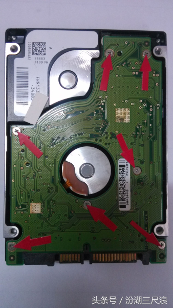 笔记本硬盘拆开内部图解(电脑硬盘如何拆卸)