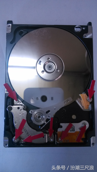 笔记本硬盘拆开内部图解(电脑硬盘如何拆卸)