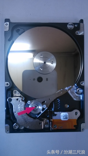 笔记本硬盘拆开内部图解(电脑硬盘如何拆卸)