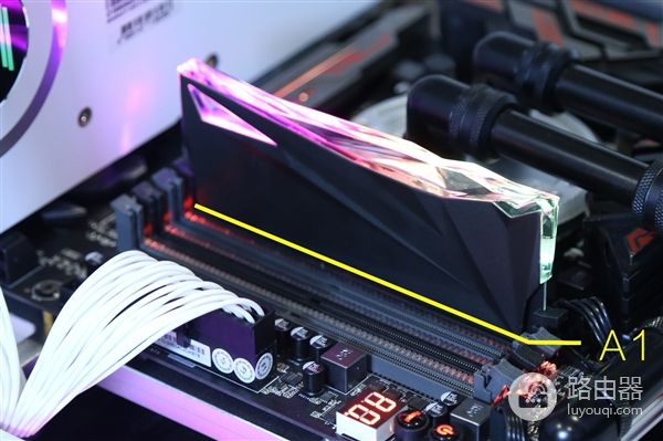 内存条到底应该怎么插(如何安装电脑内存条)