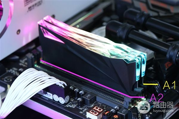 内存条到底应该怎么插(如何安装电脑内存条)