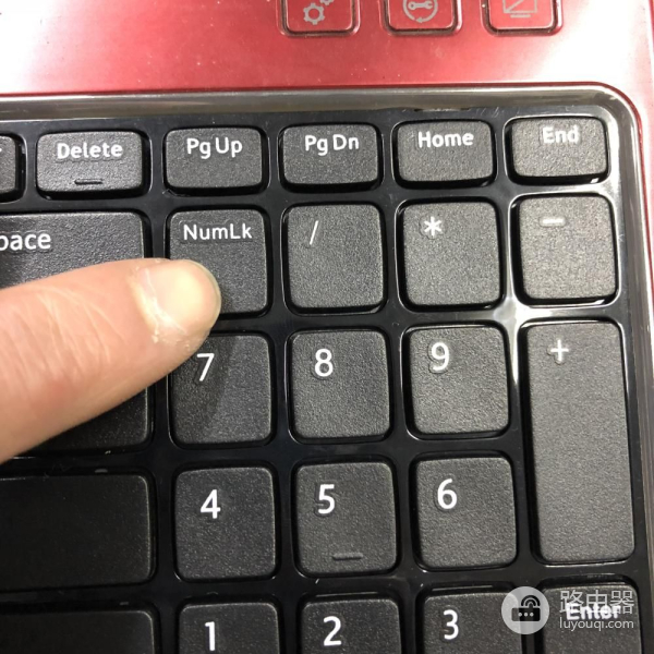 电脑开启小键盘的图文教程(电脑如何开启小键盘)