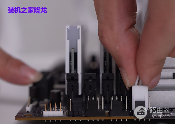 视频电脑组装教程(如何用电脑制作视频)