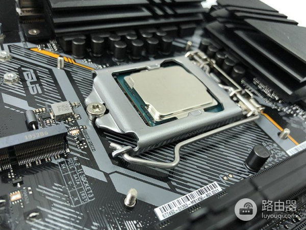 视频电脑组装教程(如何用电脑制作视频)