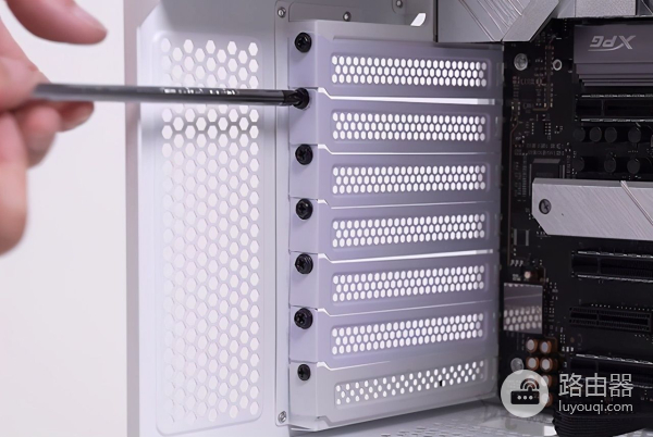 视频电脑组装教程(如何用电脑制作视频)