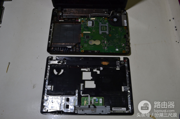 东芝C600笔记本电脑拆机图解(如何拆解笔记本电脑)