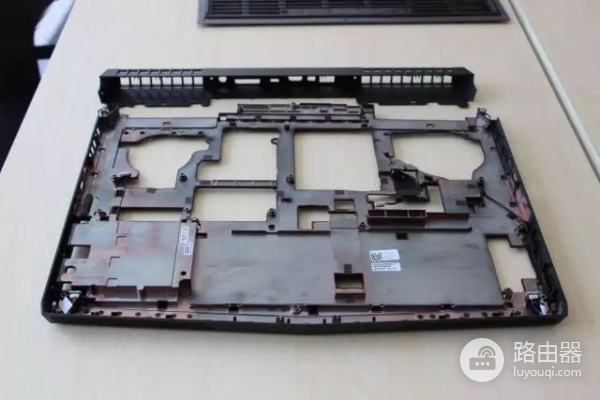 三分钟教你ALIENWARE如何除尘(笔记本电脑如何除尘)