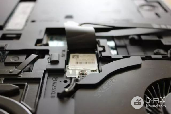 三分钟教你ALIENWARE如何除尘(笔记本电脑如何除尘)