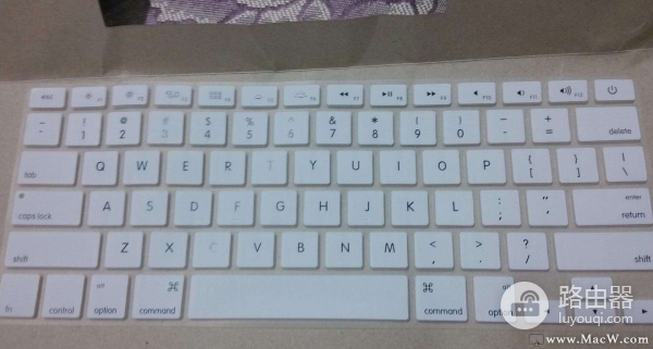 如何清洁Mac键盘(如何清洁笔记本电脑键盘)