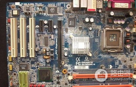 电脑机箱漏电怎么办(电脑漏电如何处理)