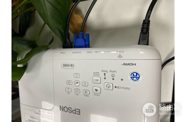 投影仪怎么无线连接电脑和手机(投影机如何和电脑连接)