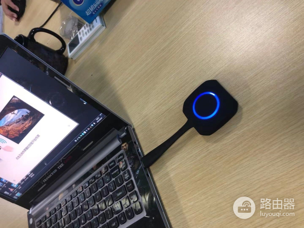 投影仪怎么无线连接电脑和手机(投影机如何和电脑连接)