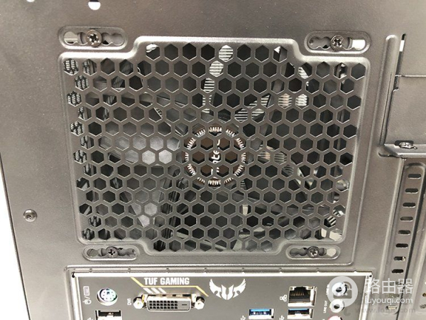 自己如何组装电脑主机(组装电脑如何配置)