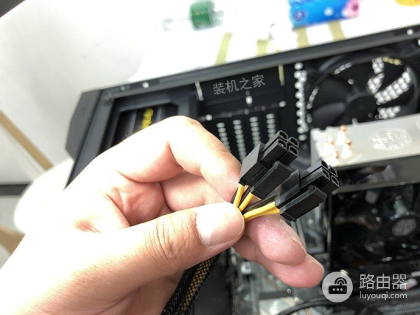 自己如何组装电脑主机(组装电脑如何配置)