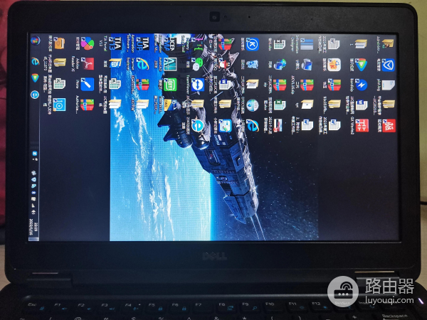 电脑横屏怎么办(如何调整电脑横屏)