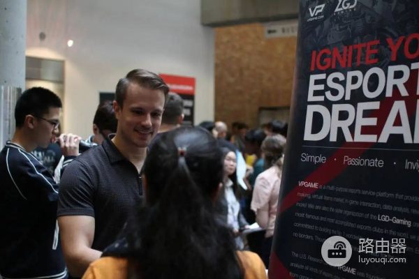 如何制作海外求职简历(如何用电脑制作简历)