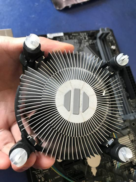 组装一台电脑的流程(自己组装电脑流程)