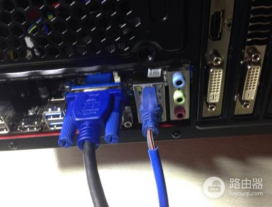 电脑开不了机了(电脑开不了机了,主板上亮红灯怎么办)