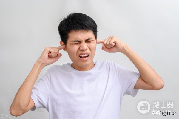 电脑连接调音台时交流声的产生与消除(电脑接调音台交流声怎么办)