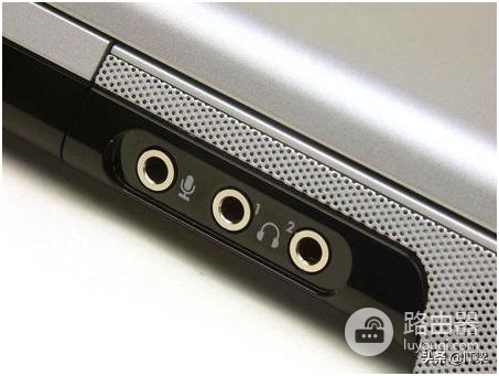 电脑连接调音台时交流声的产生与消除(电脑接调音台交流声怎么办)