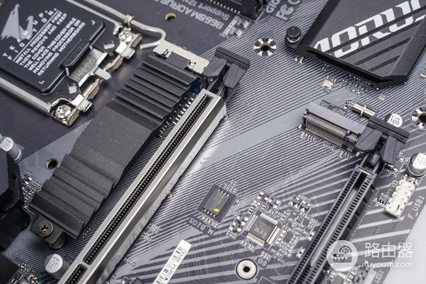 颜值在线,性能可靠。朋友组装的电脑我爱了!附详细装机过程