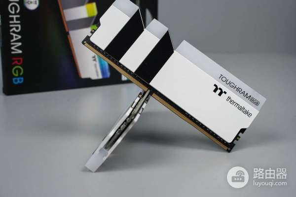 颜值在线,性能可靠。朋友组装的电脑我爱了!附详细装机过程