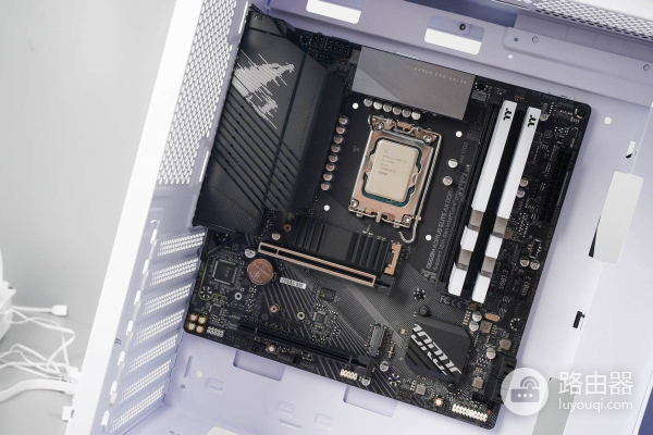 颜值在线,性能可靠。朋友组装的电脑我爱了!附详细装机过程