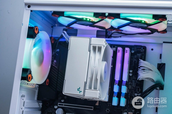 颜值在线,性能可靠。朋友组装的电脑我爱了!附详细装机过程