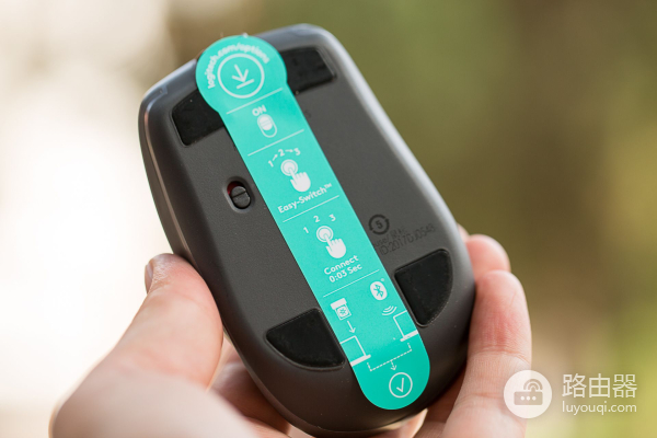 一只鼠标可以控制两台电脑(一个鼠标可以控制两台电脑)