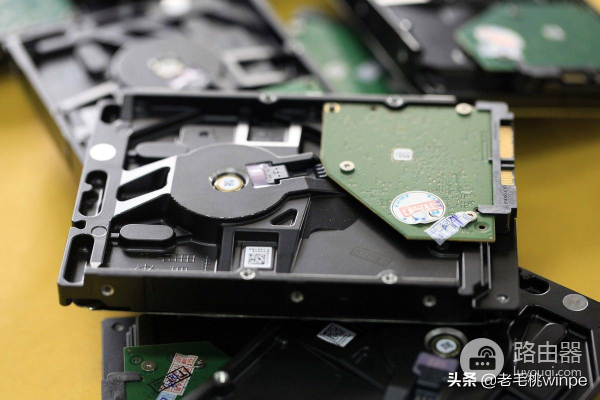 电脑换了新硬盘(电脑硬盘如何更换)
