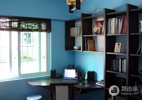 电脑桌选购技巧(如何买电脑桌)