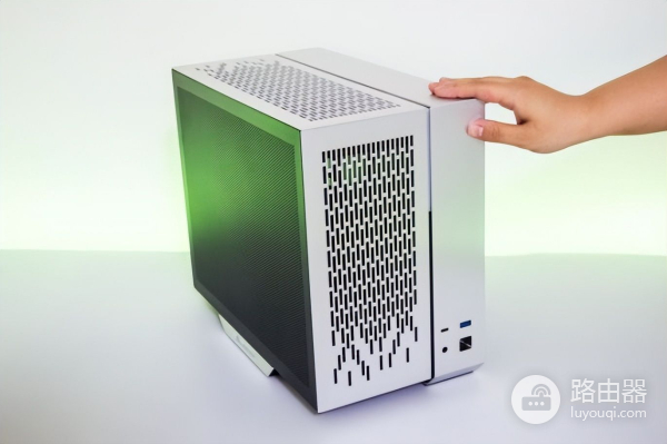 桌面电脑越小越好(电脑桌面特别小)