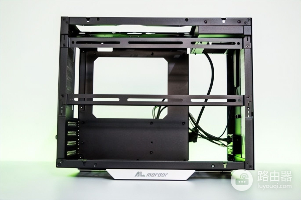 桌面电脑越小越好(电脑桌面特别小)