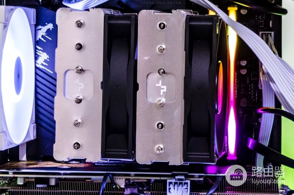 桌面电脑越小越好(电脑桌面特别小)