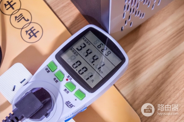 桌面电脑越小越好(电脑桌面特别小)