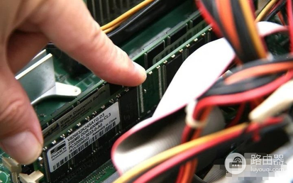 电脑怎么更换内存(电脑怎么更换内存频率)