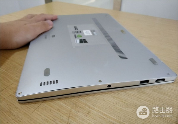 小米笔记本15.6电池鼓包问题如何解(小米笔记本电池鼓包解决方案)