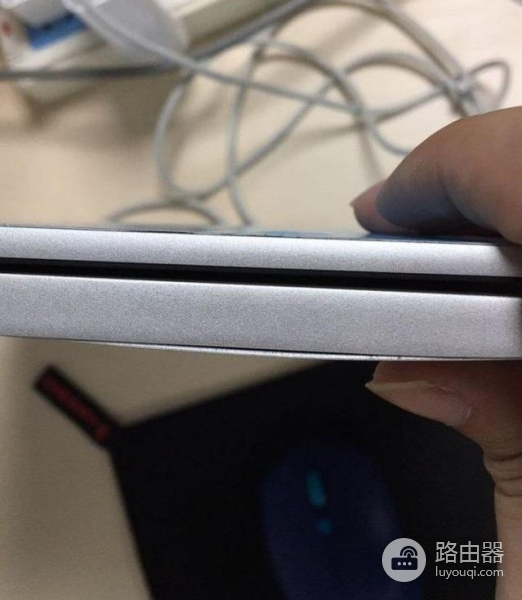 小米笔记本15.6电池鼓包问题如何解(小米笔记本电池鼓包解决方案)