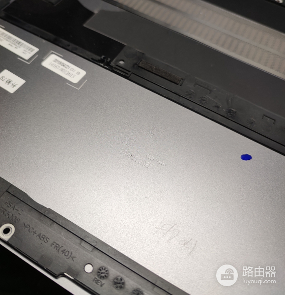 小米笔记本15.6电池鼓包问题如何解(小米笔记本电池鼓包解决方案)