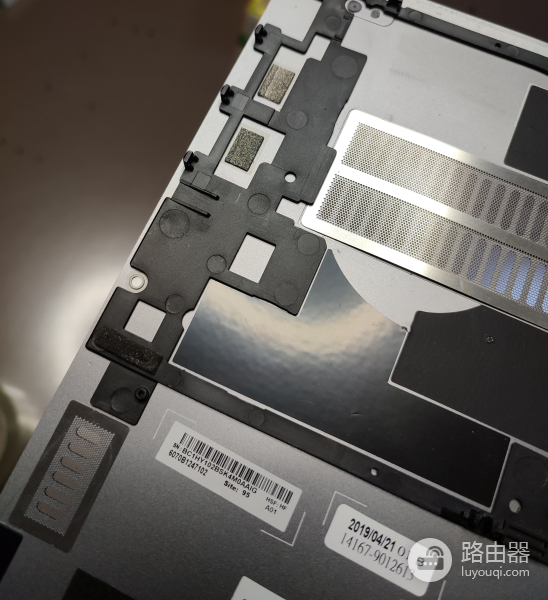 小米笔记本15.6电池鼓包问题如何解(小米笔记本电池鼓包解决方案)