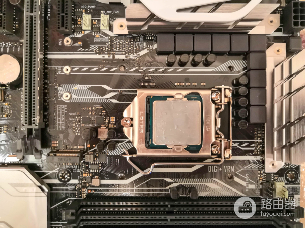 打工仔的电脑坏了自己修(修电脑的把电脑弄坏了)