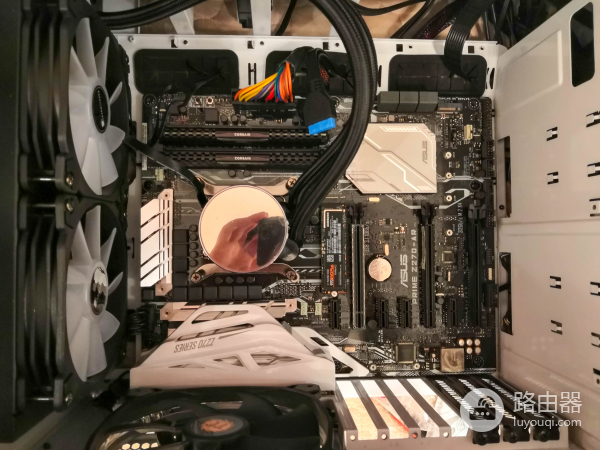 打工仔的电脑坏了自己修(修电脑的把电脑弄坏了)