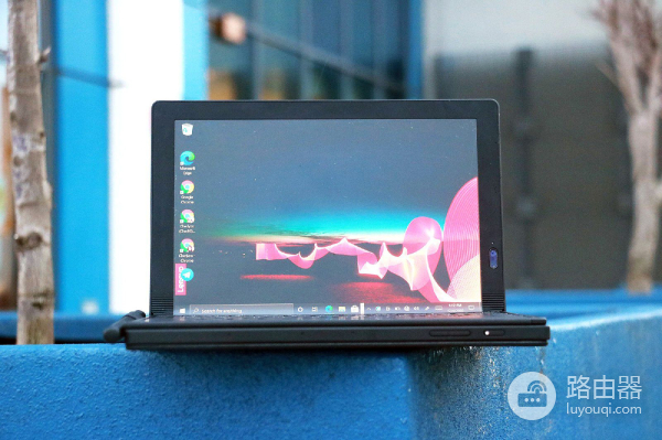 屏幕可折叠的笔记本电脑(能折叠的笔记本电脑)