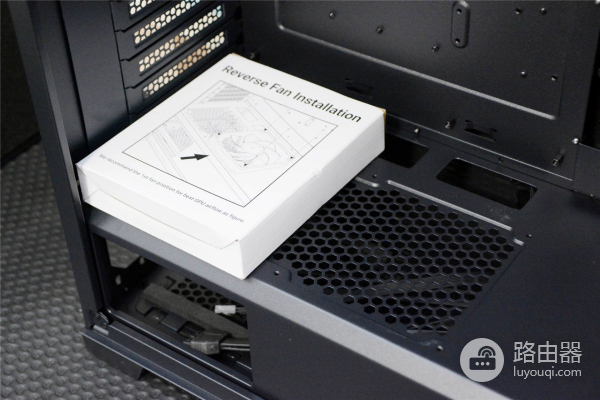 用淘汰硬件给弟弟装个游戏电脑,这配置玩几年,附装机过程