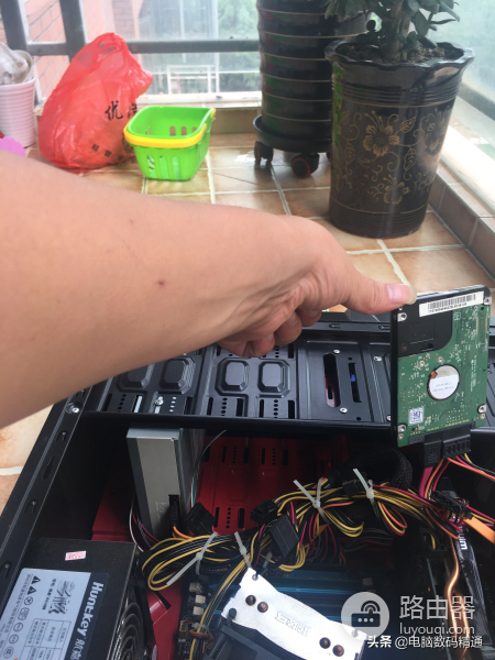 拆开电脑后让人哭笑不得(拆开电脑后让人哭笑不得怎么办)