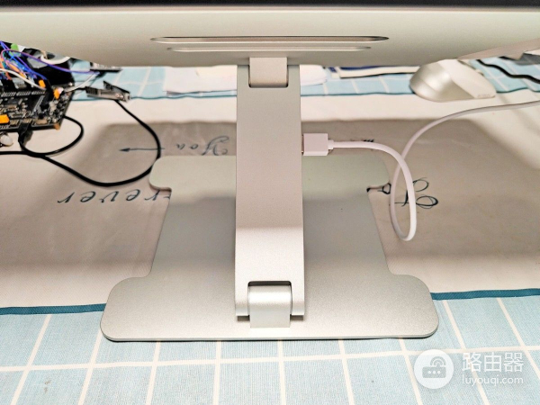 电脑支架怎么选(站立式电脑支架应该怎么选)