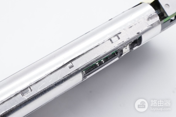 外星人笔记本电脑标配240W电源拆解(外星人笔记本拆解图)