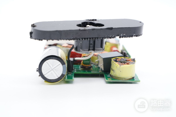 外星人笔记本电脑标配240W电源拆解(外星人笔记本拆解图)